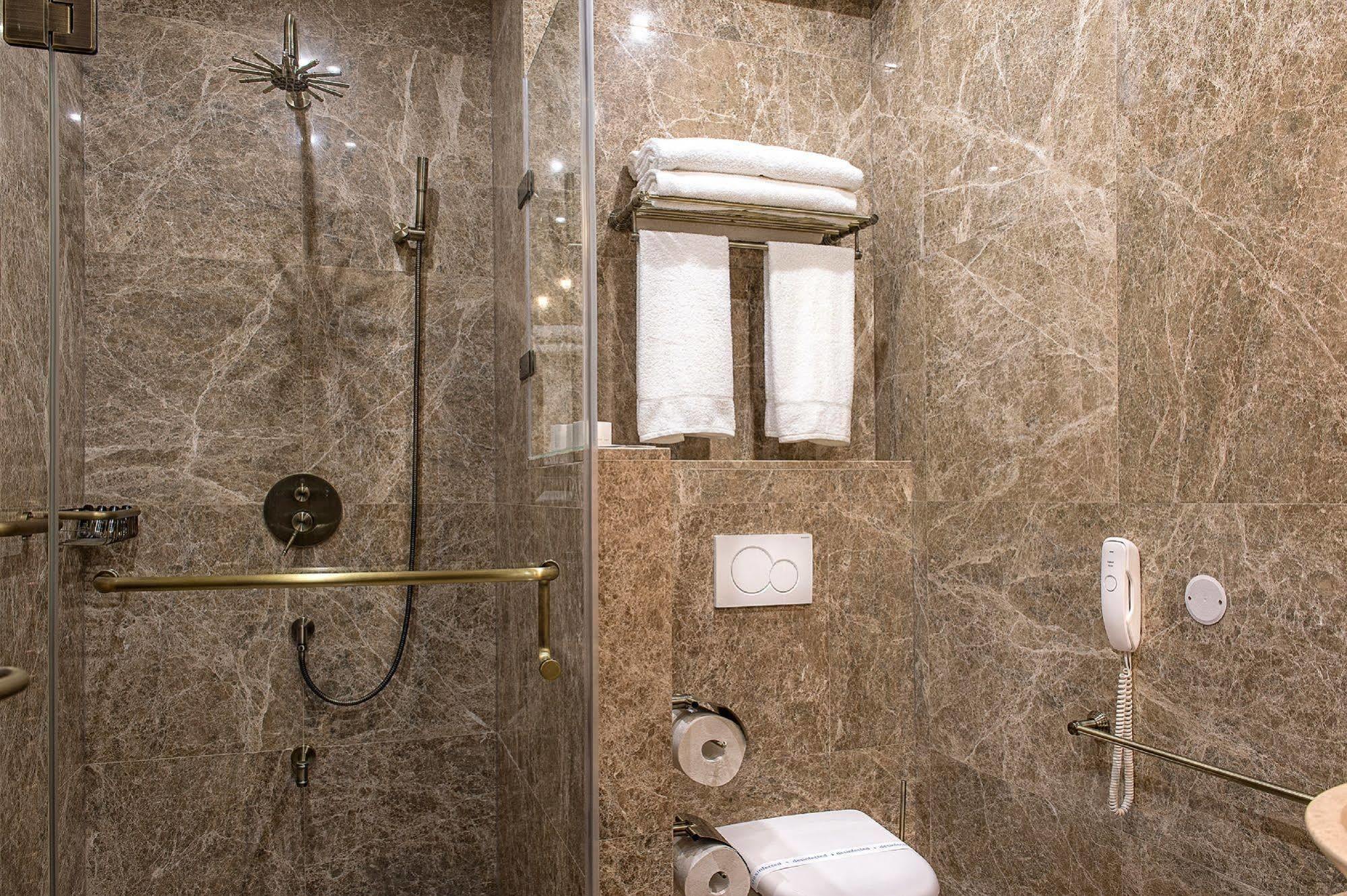 Villa Plaza Boutique Hotel & Spa Presov Bagian luar foto