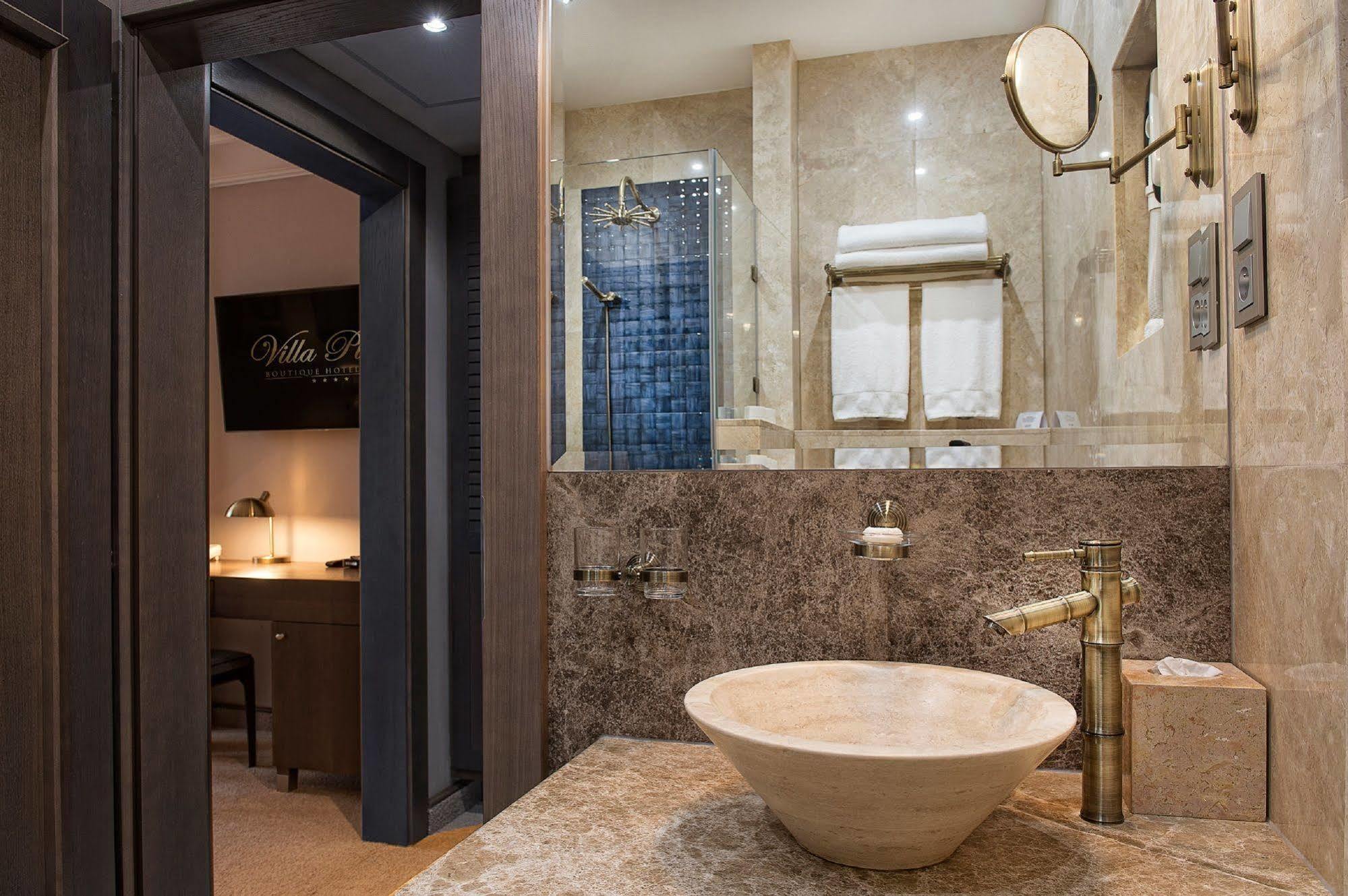 Villa Plaza Boutique Hotel & Spa Presov Bagian luar foto