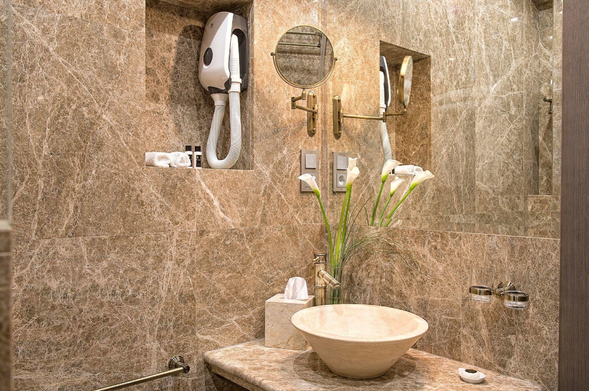 Villa Plaza Boutique Hotel & Spa Presov Bagian luar foto
