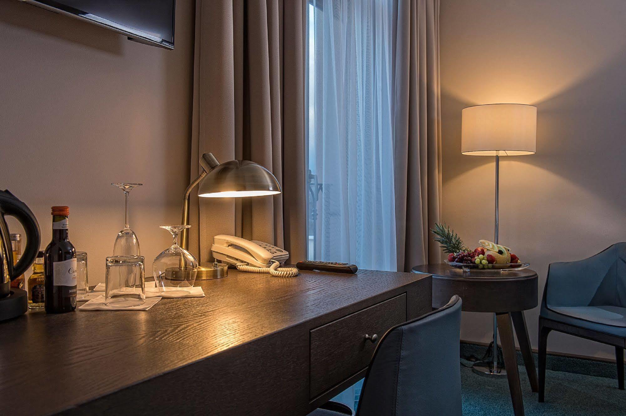 Villa Plaza Boutique Hotel & Spa Presov Bagian luar foto