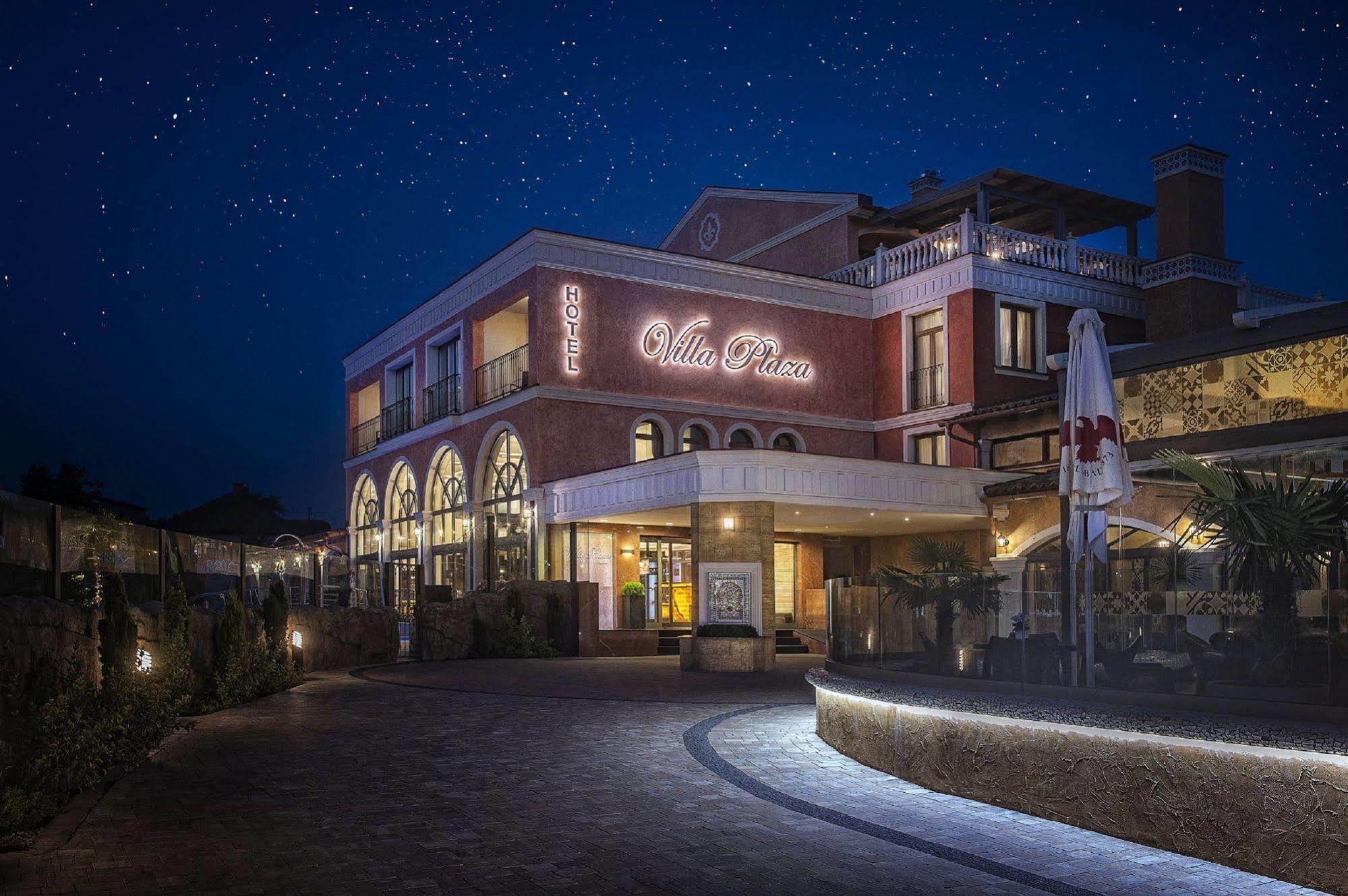 Villa Plaza Boutique Hotel & Spa Presov Bagian luar foto